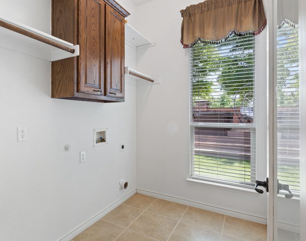 9627 Crown Ridge Drive, Frisco, TX 75035