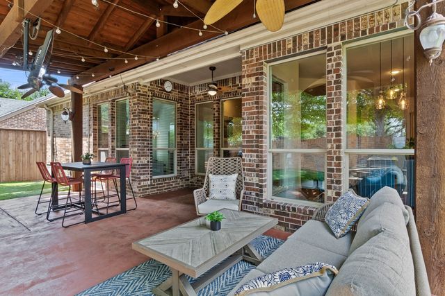 9627 Crown Ridge Drive, Frisco, TX 75035