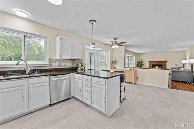1636 Glen Mill Drive, Fenton, MO 63026