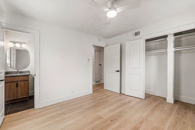 1010 Noble Avenue, Carrollton, TX 75006