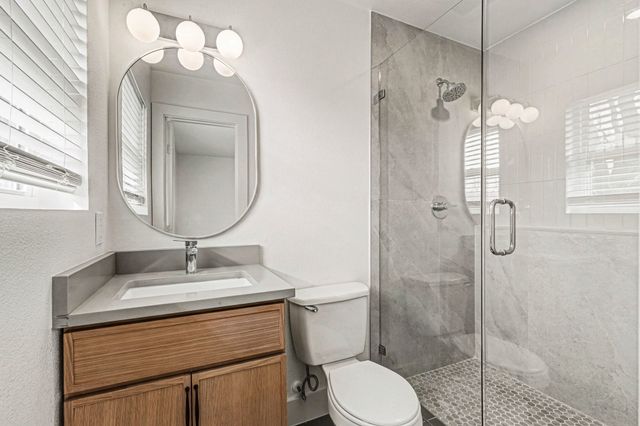 1010 Noble Avenue, Carrollton, TX 75006