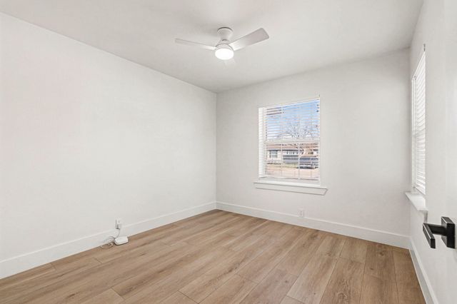 1010 Noble Avenue, Carrollton, TX 75006