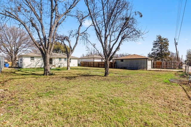 1010 Noble Avenue, Carrollton, TX 75006