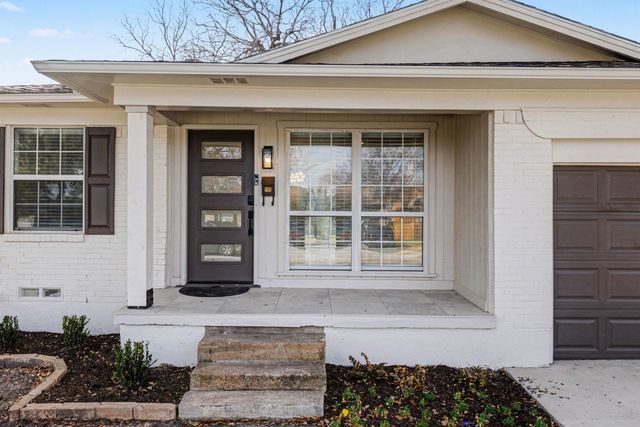 1010 Noble Avenue, Carrollton, TX 75006