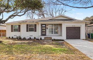1010 Noble Avenue, Carrollton, TX 75006
