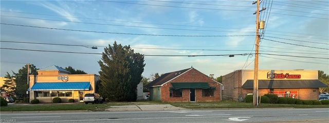 2206 N Main Street, High Point, NC 27262