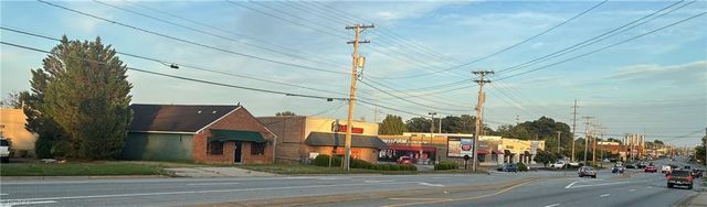 2206 N Main Street, High Point, NC 27262