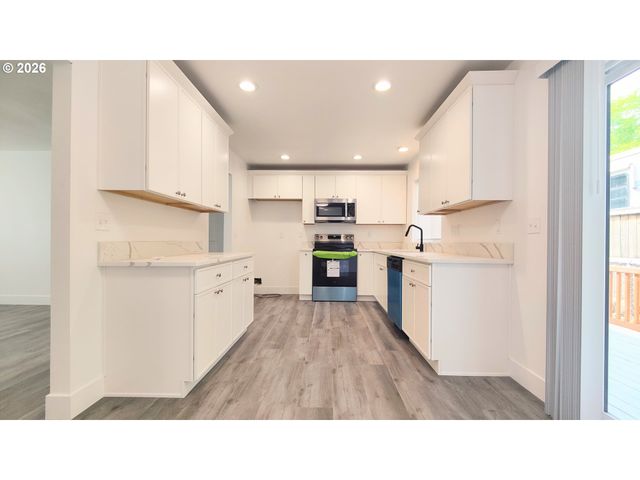 1940 Se 143RD Ave, Portland, OR 97233