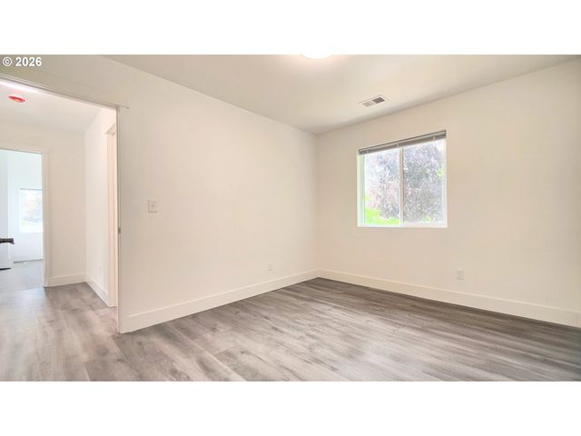 1940 Se 143RD Ave, Portland, OR 97233