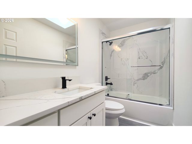 1940 Se 143RD Ave, Portland, OR 97233