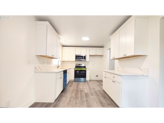 1940 Se 143RD Ave, Portland, OR 97233