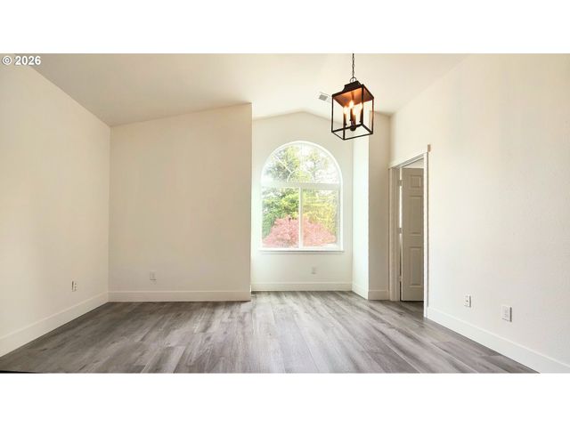 1940 Se 143RD Ave, Portland, OR 97233
