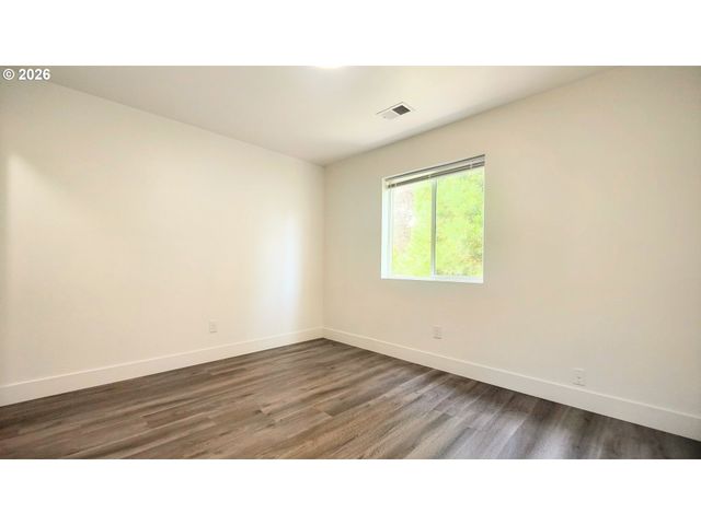 1940 Se 143RD Ave, Portland, OR 97233