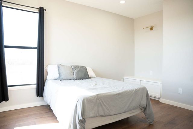 1097 Oak Knoll Lane, Elm Mott, TX 76640