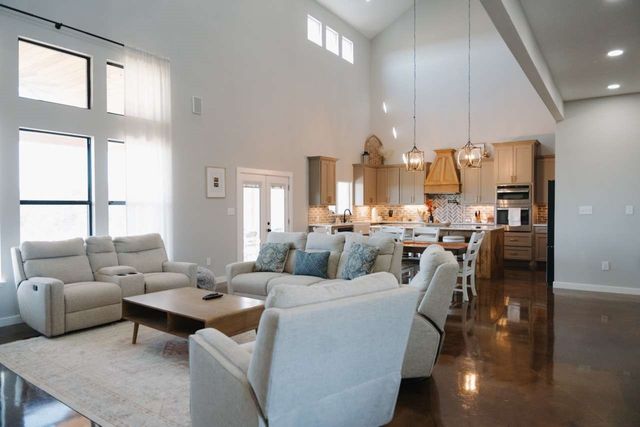 1097 Oak Knoll Lane, Elm Mott, TX 76640