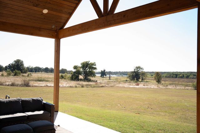 1097 Oak Knoll Lane, Elm Mott, TX 76640