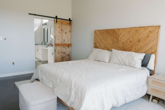 1097 Oak Knoll Lane, Elm Mott, TX 76640