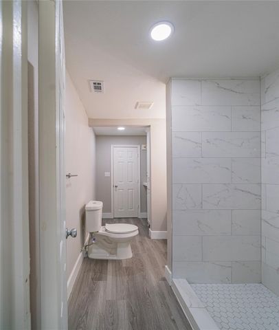 5718 Cherry, Houston, TX 77026