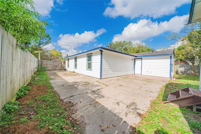 5718 Cherry, Houston, TX 77026