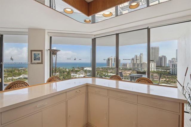 19707 Turnberry Way 20H, Aventura, FL 33180
