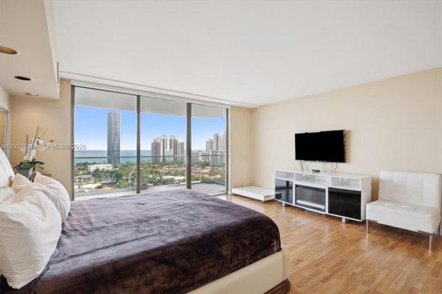 19707 Turnberry Way 20H, Aventura, FL 33180