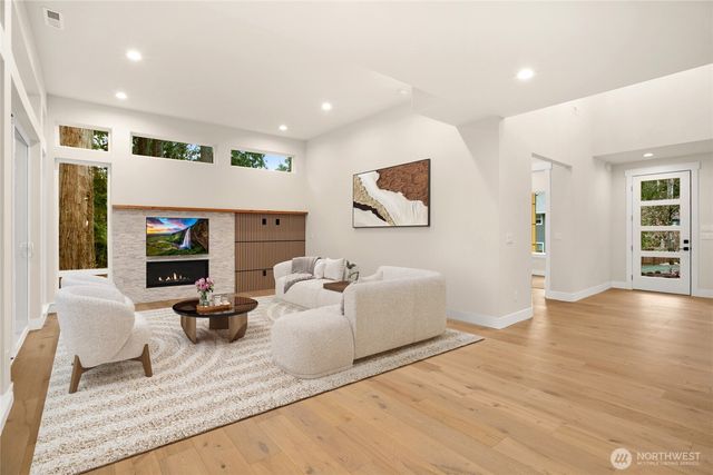 9929 228th Place SE, Woodinville, WA 98077