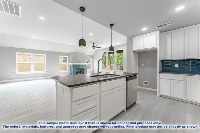 1020 Marquis Avenue, Lowell, AR 72745