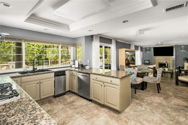 101 S Belleza, Anaheim Hills, CA 92807