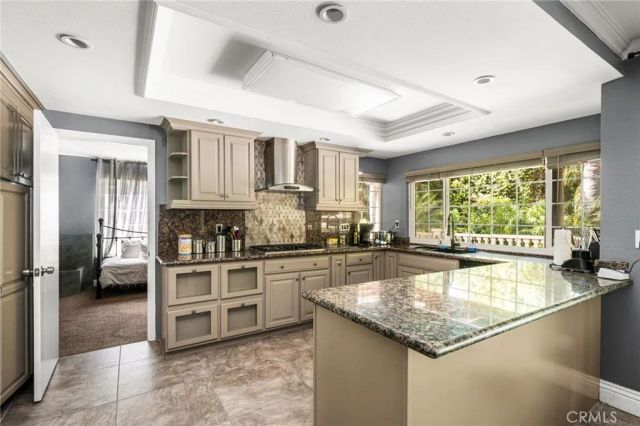 101 S Belleza, Anaheim Hills, CA 92807