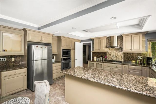 101 S Belleza, Anaheim Hills, CA 92807