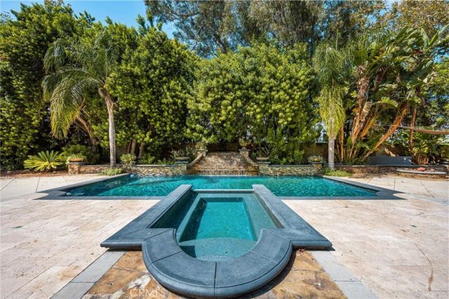 101 S Belleza, Anaheim Hills, CA 92807