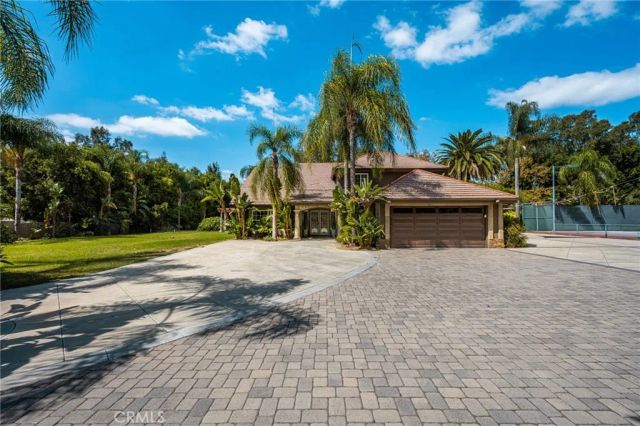 101 S Belleza, Anaheim Hills, CA 92807