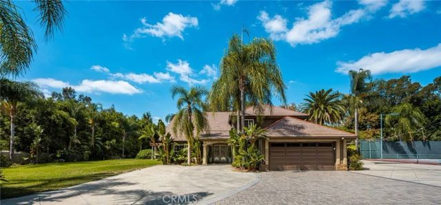 101 S Belleza, Anaheim Hills, CA 92807