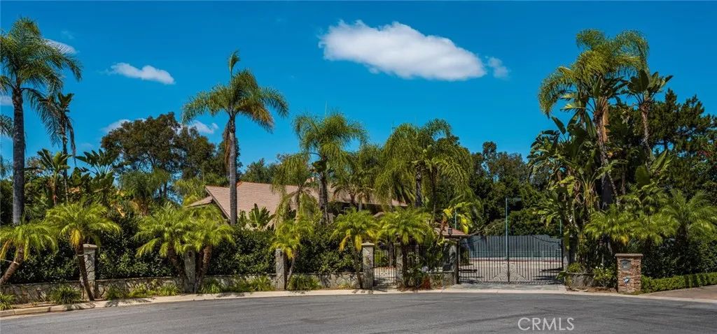 101 S Belleza, Anaheim Hills, CA 92807