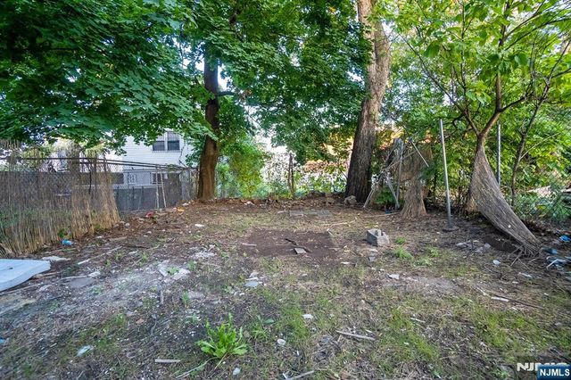 70 9th Street, Newark, NJ 07107