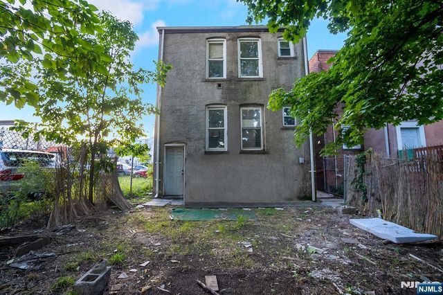 70 9th Street, Newark, NJ 07107