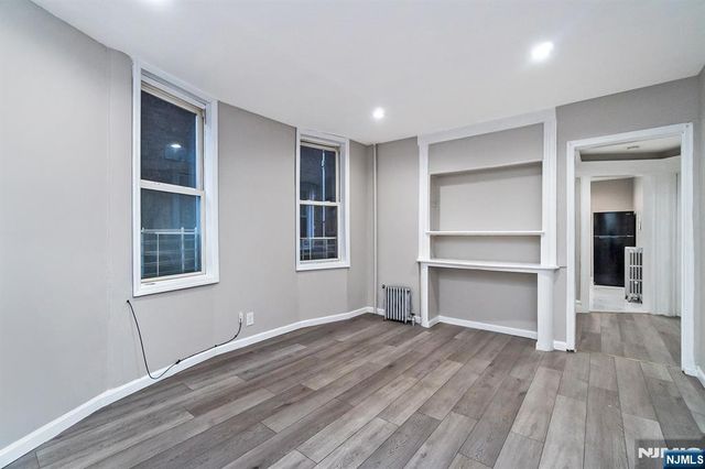 70 9th Street, Newark, NJ 07107