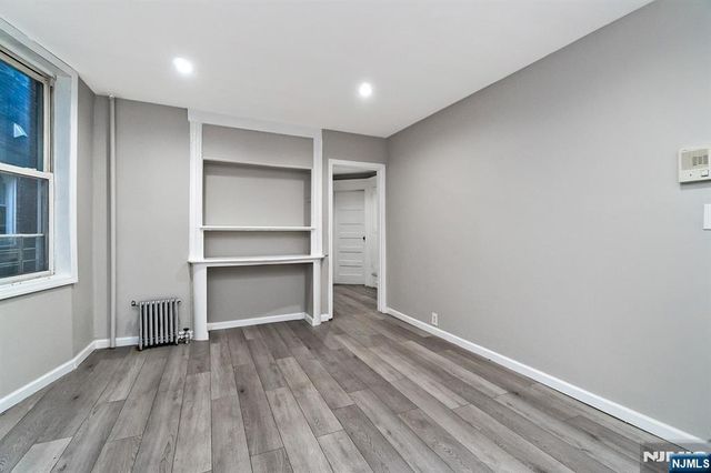 70 9th Street, Newark, NJ 07107