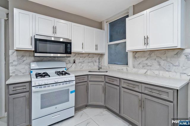 70 9th Street, Newark, NJ 07107