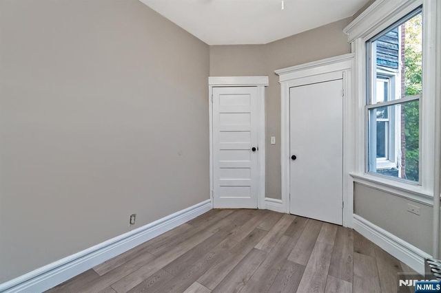 70 9th Street, Newark, NJ 07107