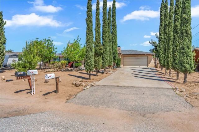 16230 Rodeo Street, Hesperia, CA 92345