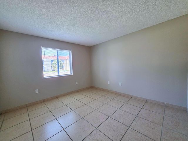 6100 Forest Hill Boulevard 109, West Palm Beach, FL 33415
