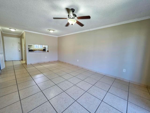 6100 Forest Hill Boulevard 109, West Palm Beach, FL 33415