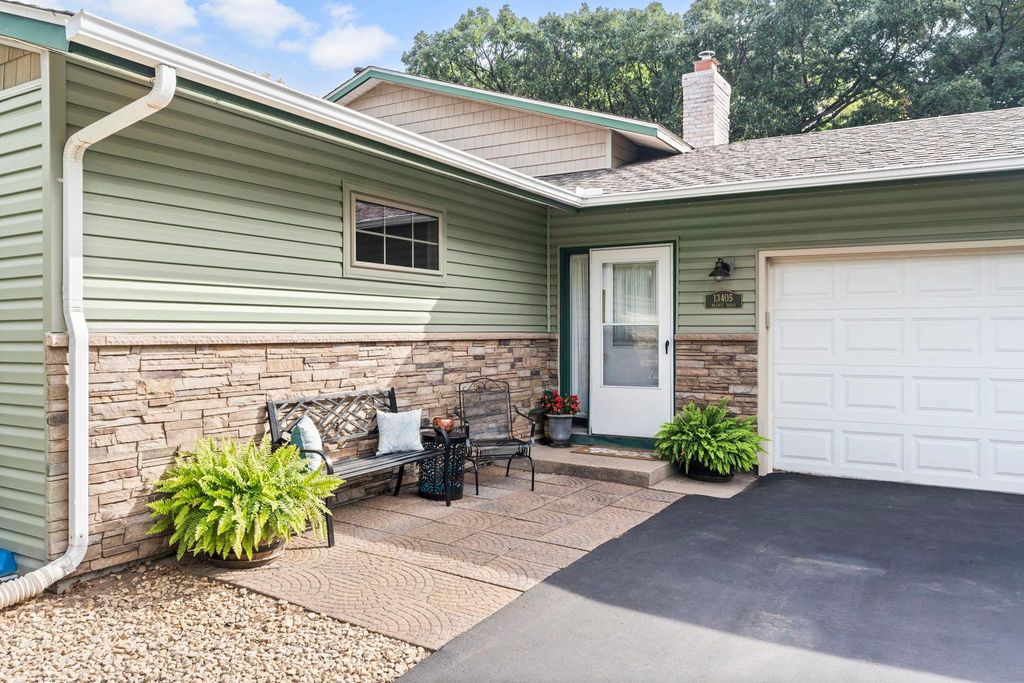 13405 Walnut Drive, Burnsville, MN 55337 — photo 2