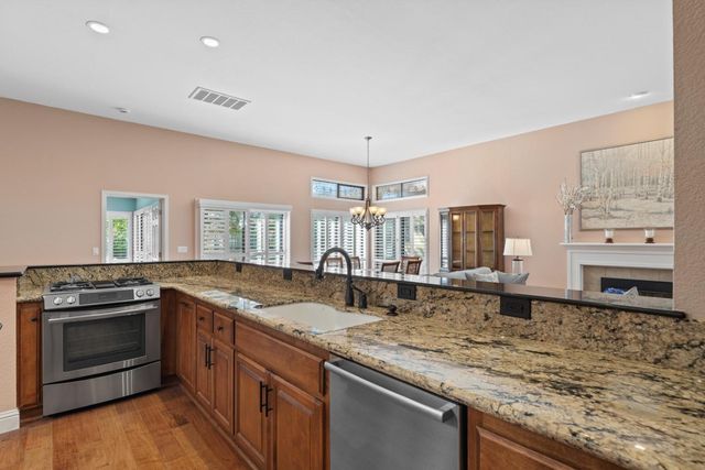 2438 Central Park Dr, Lodi, CA 95242