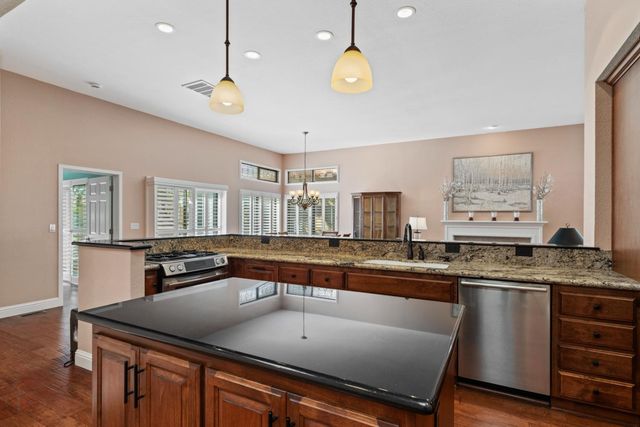 2438 Central Park Dr, Lodi, CA 95242