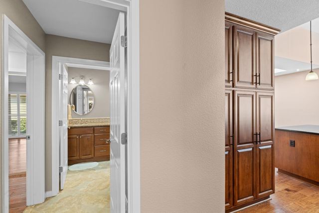 2438 Central Park Dr, Lodi, CA 95242