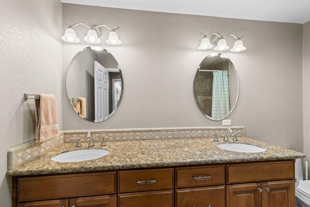 2438 Central Park Dr, Lodi, CA 95242