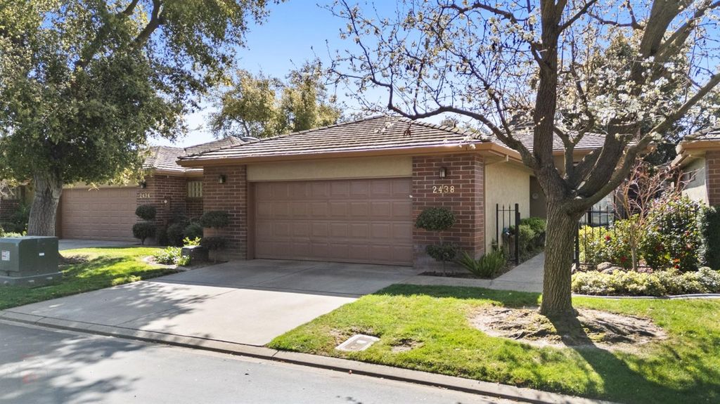 2438 Central Park Dr, Lodi, CA 95242