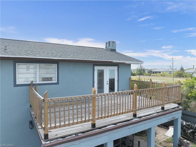 906 NE 2nd AVE, Cape Coral, FL 33909